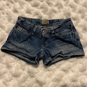 BKE Jean shorts sz 26